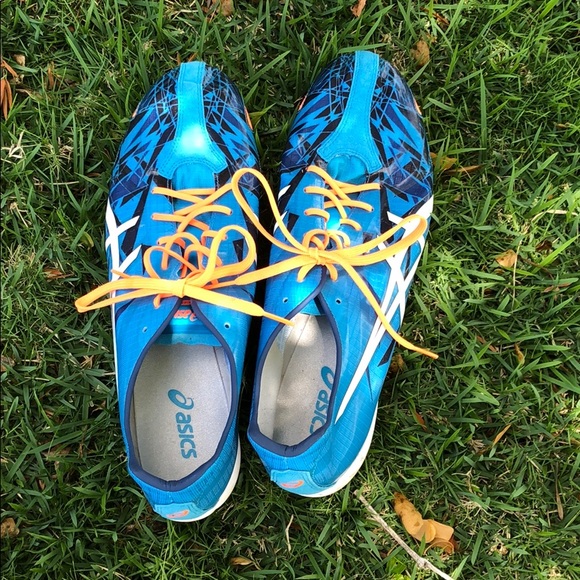 asics track spikes
